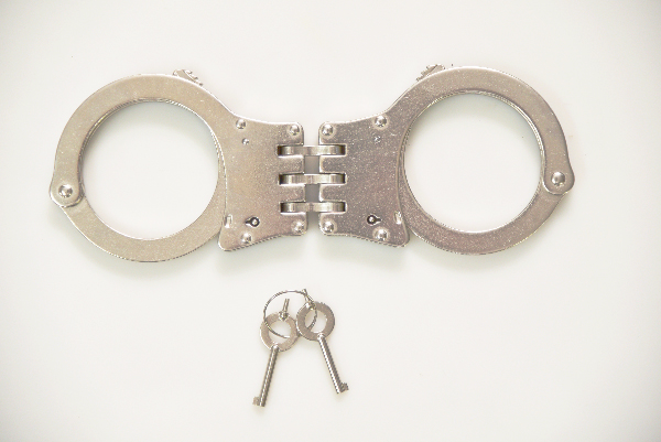 ヒンジ手錠トリプルリング JC-809